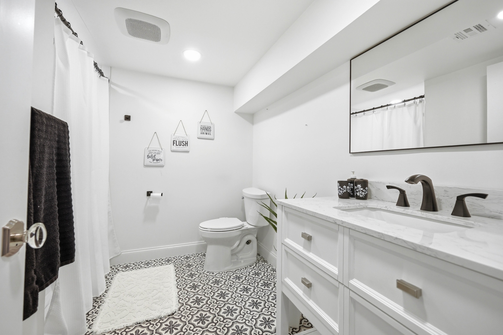Mudroom at 189 Highfield Lane, Nutley